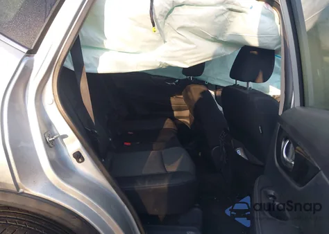 2017 Nissan Rogue Sv z USA, uszkodzony, nr VIN KNMAT2MV3HP507135